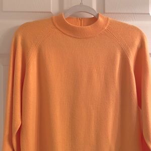 Vintage Women’s peach sweater